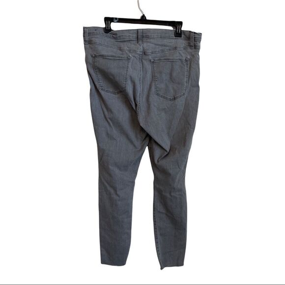 Gap Denim Light Gray Button Front Frayed Edge Leggings - Size 18 - Picture 3 of 14